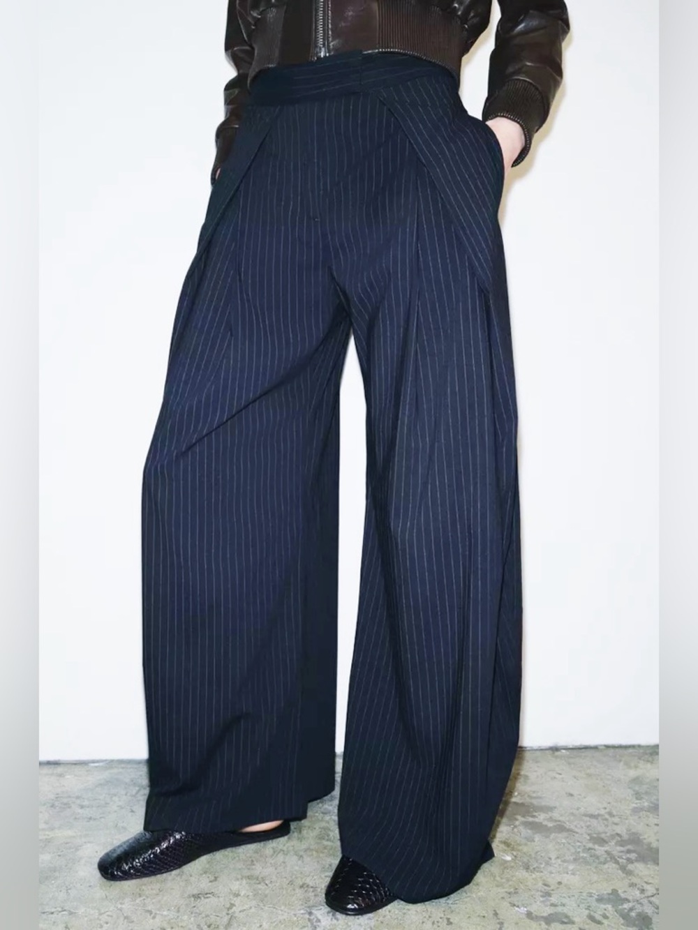 Zara ZW Collection Pleated Wide Leg Trousers Pants Navy Pinstriped